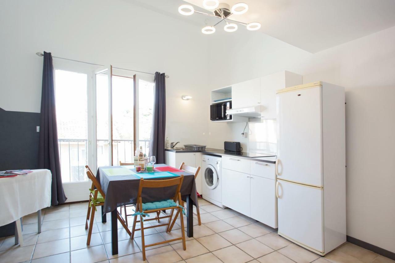 DUPLEX 4 PERSONNES A 200m DE LA MER Leilighet Hyères Eksteriør bilde