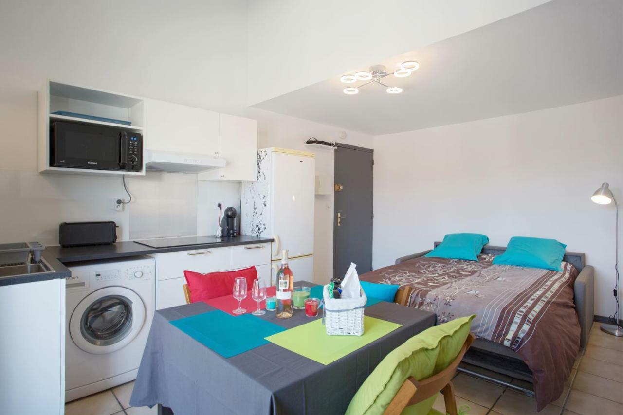 DUPLEX 4 PERSONNES A 200m DE LA MER Leilighet Hyères Eksteriør bilde